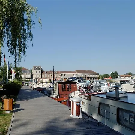 Appartcathedrale דירה *